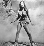 Raquel_Welch_in_deer-skin_bikini